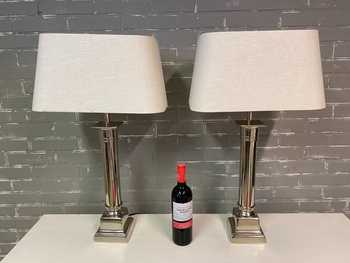 Light Makers - Tafellamp - Metaal Chroom - Twee zeer mooie XL tafel / salon lampen met bijpassende kappen