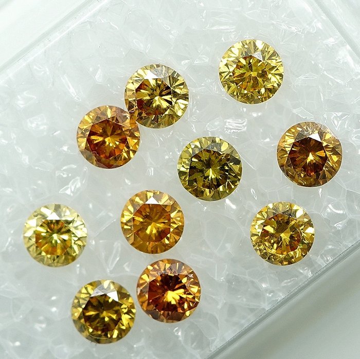 10 pcs 鑽石 - 1.01 ct - 明亮型 - Natural Fancy Intense to Vivid Orange Yellow - VS-SI