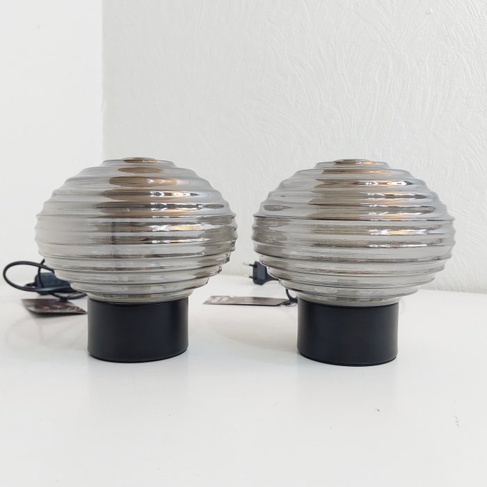 Halo Design - Michael Waltersdorff - Lampe de table (2) - Cool - Fumée - Métal, Verre fumé