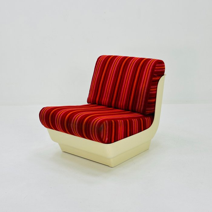 Stol - Space Age loungestol lavet af plast og tekstil, farverigt sæde 1980'erne