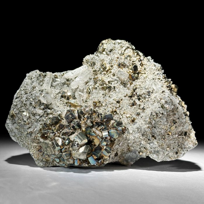 Pyrite Groupe de cristal - Hauteur : 14 cm - Largeur : 19 cm- 2800 g - (1)