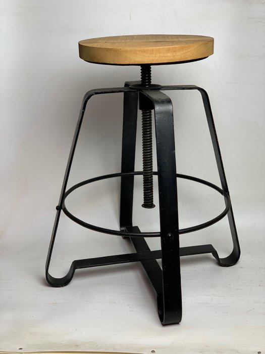 Stool - industrial workshop stool - Iron (wrought), Wood