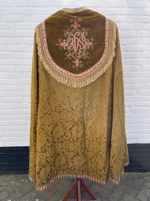 宗教和精神物品 - 布料、絲絨、緞帶、金繡、流蘇、應用 - 1850-1900
