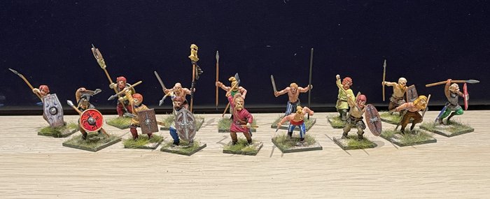 Warlord LTD / Victrix - Miniature figure - High quality 28mm Gallic miniatures  (15) - Plastic