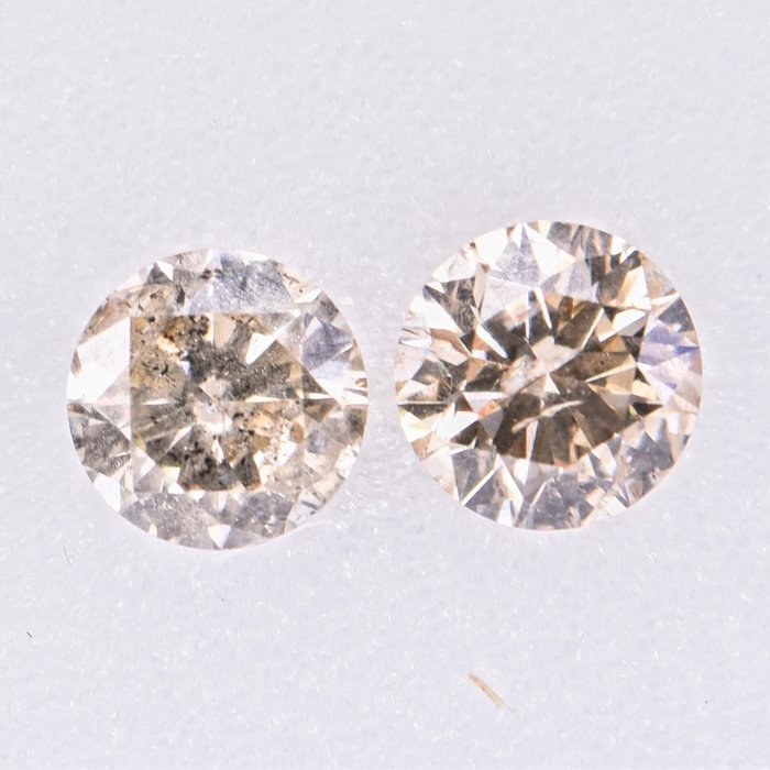 2 pcs Diamant - 1.04 ct - Rund - Light Brown - SI2 - I1   EX/VG/G  **No Reserve Price**