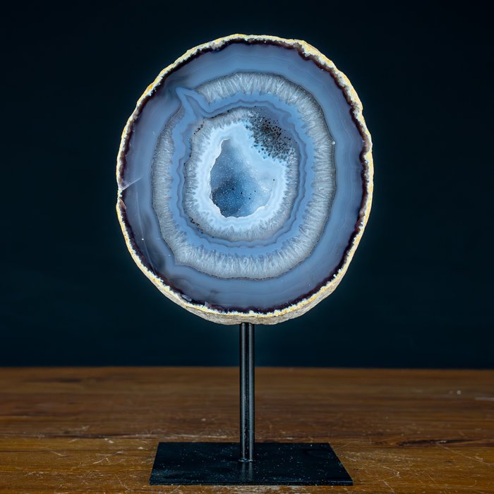 美丽的天然玛瑙“月亮纹”稀有形状 巴西展台上- 2180.77 g