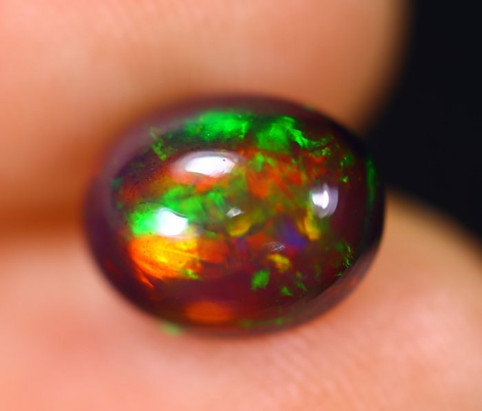 „Darmowa wysyłka” 1,80 ct - Naturalny czarny opal- 0.36 g