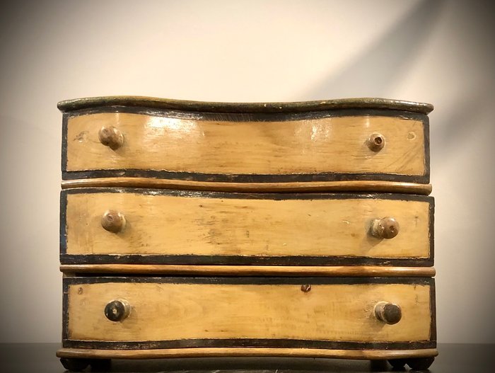 Commodo in miniatura - Chest of drawers - Wood