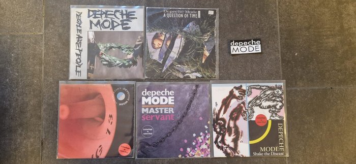 Depeche Mode - 5x depeche mode single 7'' (3x red vinyl and 2x black vinyl) + bonus sticker - Différents titres - Disque vinyle - 1984
