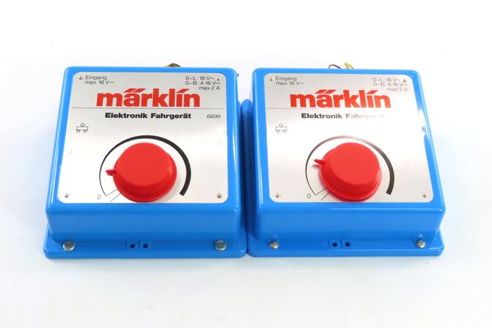 Märklin H0 - 6699 - Unidad de control para modelismo ferroviario (2) - 2 Transformadores de control de velocidad para control analógico de maquetas de ferrocarriles