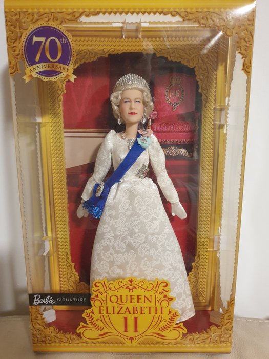 Mattel  - Poupée Barbie Queen Elizabeth II Platinum Jubilee - 2020 et après