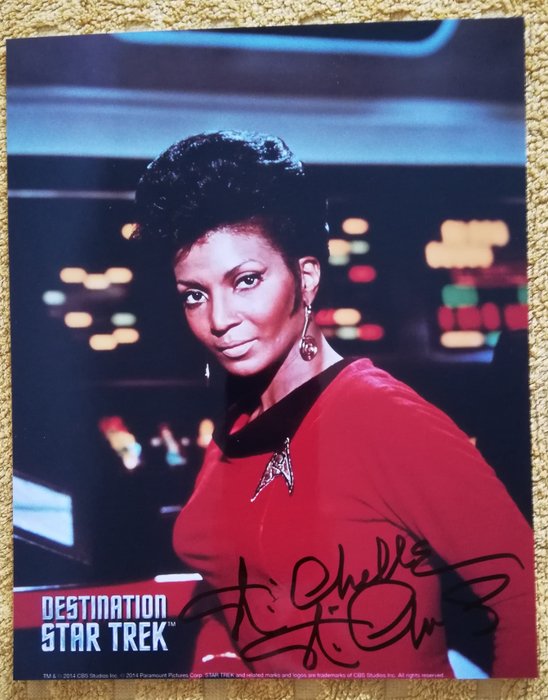 Star Trek TOS: Nichelle Nichols handsigned photo in-person autograph (DST London 2014)
