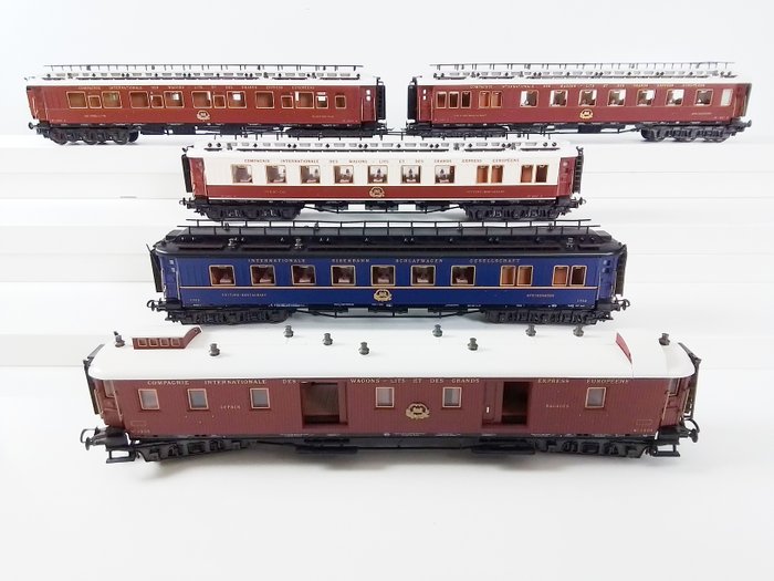Trix H0 - 23793/-94/-96/13714/43394 - Modellbahn-Personenwagen (5) - 5 x Personenwagen des „Orient Express“ - CIWL