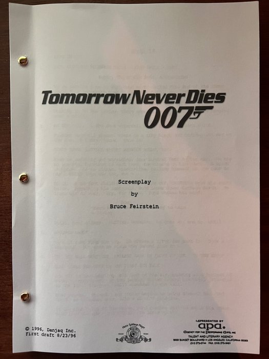 James Bond 007: Tomorrow Never Dies - Pierce Brosnan, Michelle Yeoh, Jonathan Pryce, Judi Dench - MGM
