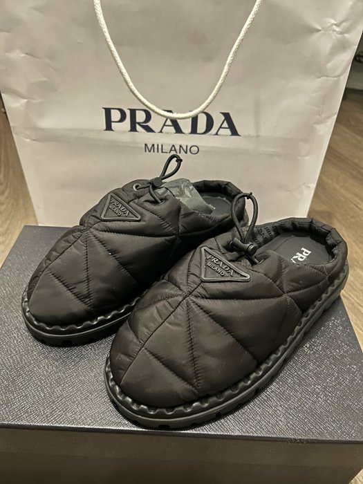 Prada - Mules - Størelse: Shoes / EU 39.5, UK 5,5