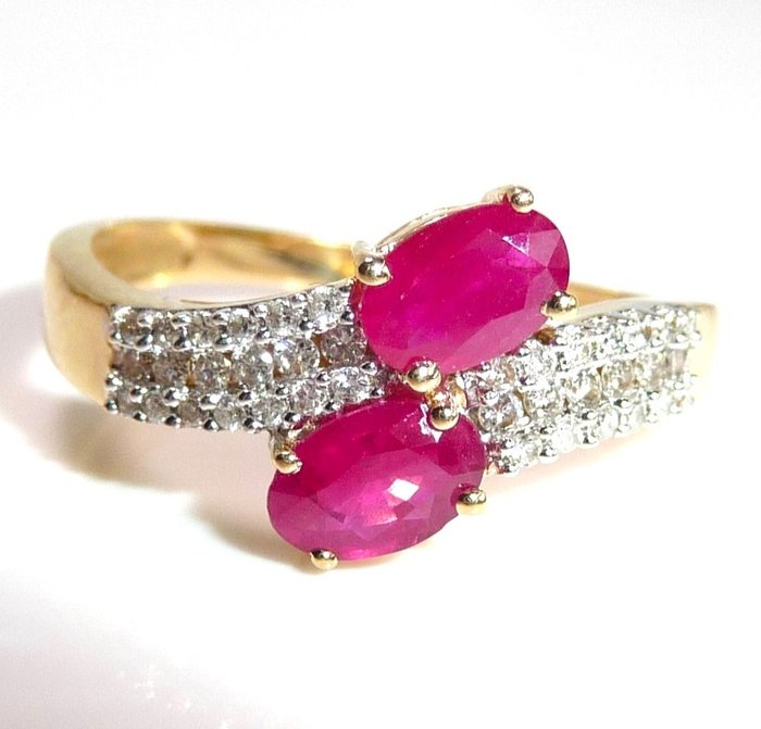 Ring - 14 kt. Yellow gold Diamond  (Natural) - Ruby - Size 58 is changeable