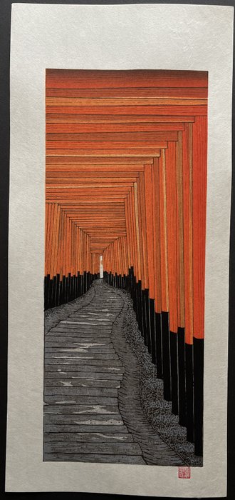 Originalt træbloktryk, udgivet af Unsodo - Papir - Teruhide Kato (1936-2005) - The 1000 Torii at Kyoto's Fushima Inari Shrine - Japan - Reiwa perioden (2019 - nu)