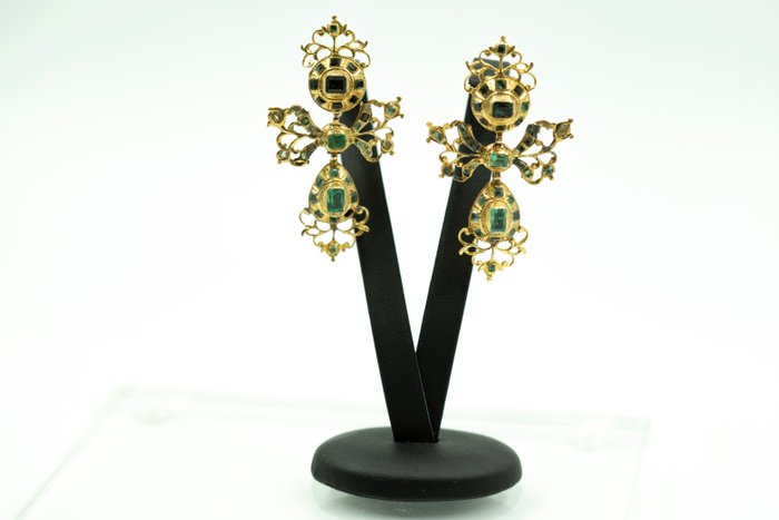Earrings Yellow gold Emerald 