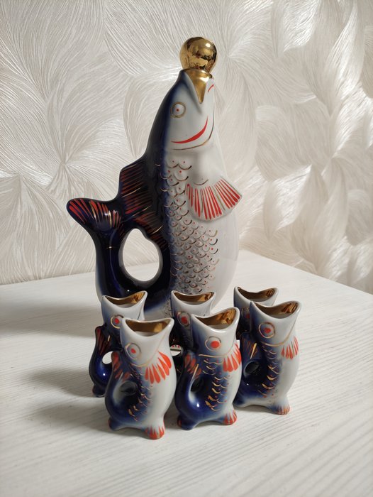 餐具套装 - 波隆斯克艺术陶瓷瓷厂。酒精套装“神奇的鱼”。苏联 - 瓷器 - 瓷