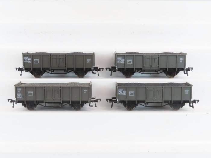Fleischmann H0 - 5206 - Modellbahn-Güterwagen (4) - Vier 2-achsige offene Kastenwagen mit Ladung - SNCF