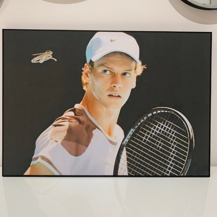 Tennis - Jannik Sinner Special Edition - 2024 - Print on wood chosen and signed by Le Perle (1972) 