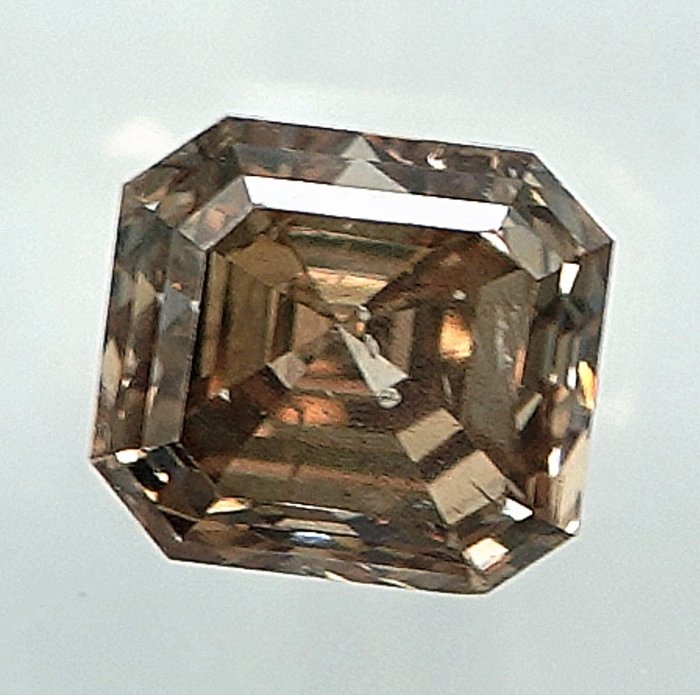 Gyémánt - 0.69 ct - Asscher - Natural Fancy Light Brownish Yellowish Orange - Si2 - NO RESERVE PRICE