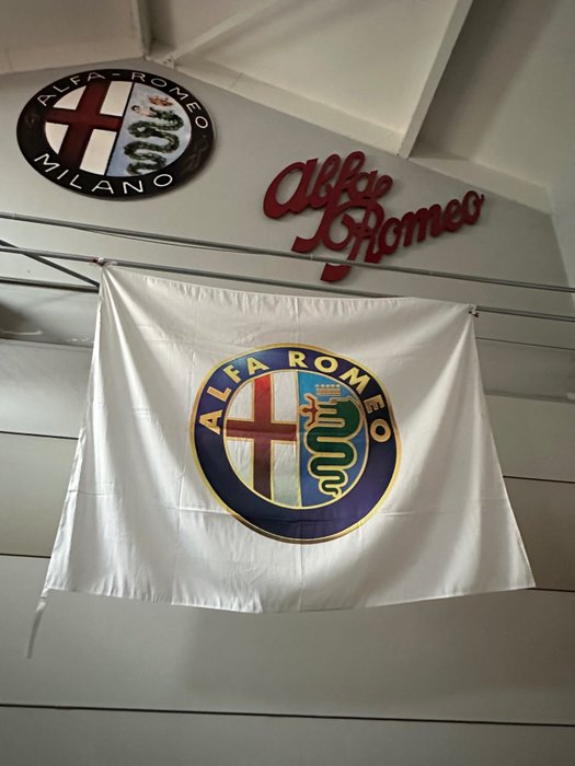 旗帜 - Alfa Romeo