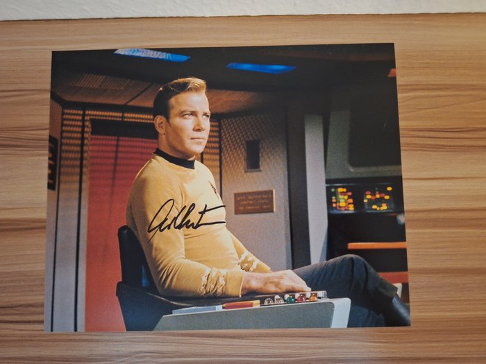 Star Trek - William Shatner ( Captain James T. Kirk) Autograph, Photo, Signed in person
