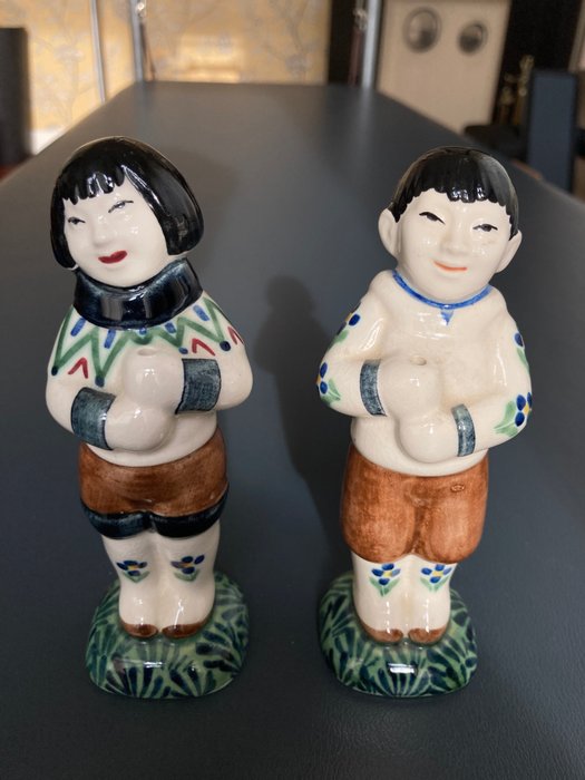Aluminia Copenhagen - Miniature figurine - Inuit boy and girl Child Welfare (2) - Ceramic