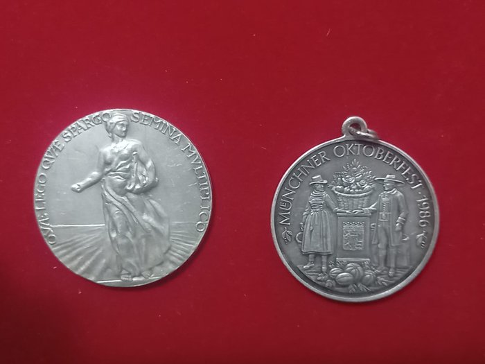 Niemcy, Włochy. 2 Silver medals 1927/1986 "Cassa di Risparmio Torino" / "Oktoberfest" - 62 gr Ag  (Bez ceny minimalnej
)