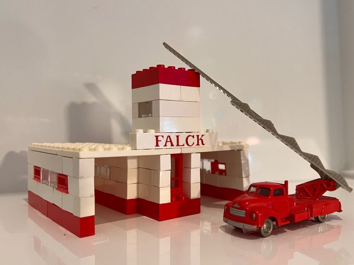 Lego - LEGO 1308 / 308 - LEGO VINTAGE CLASSIC - 1308 / 308 Feuerwache mit Feuerwehrauto 1:87 - 1950-1960