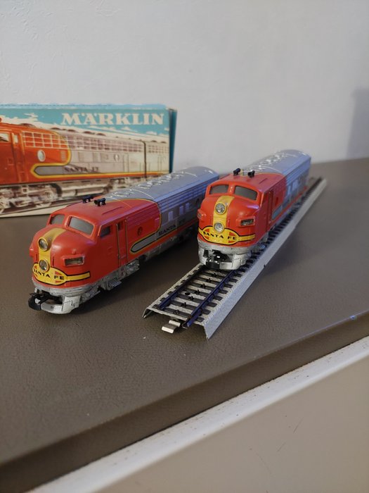 Märklin H0轨 - 3060/4060 - 模型火车 (2) - EMD F7，单元 A 和 B，数字 - Santa Fe