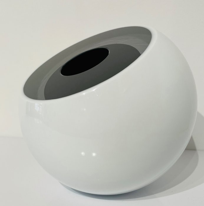 George Broft Unique 7 kilo - Skulptur, “ BLACK & WHITE “ Unique - 20 cm - Glass