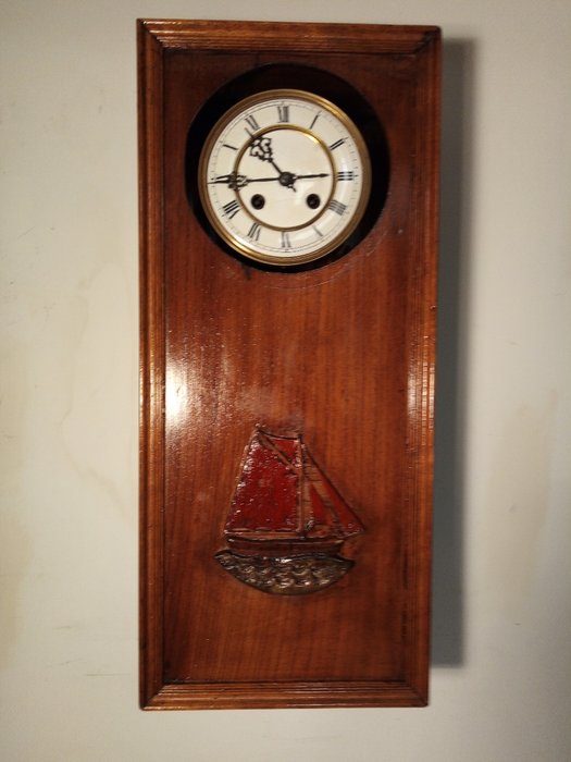 Ρολόι τοίχου - Schablonennuhr mit Eichhörnchen - Fabrik-Marke - Ξύλο, Ορείχαλκος - Σμάλτο - 1900-1910