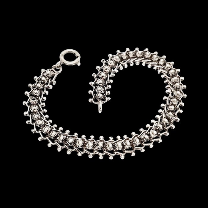 Ohne Mindestpreis - Vintage sterling silver floral cannetille chainmail bracelet with cluster beads - Armband Silber