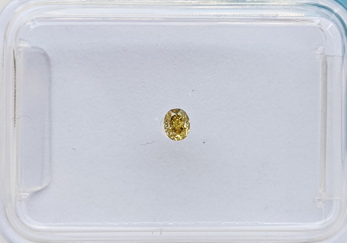 Diamond - 0.06 ct - Cushion - fancy intens grey yellow - SI1, No Reserve Price