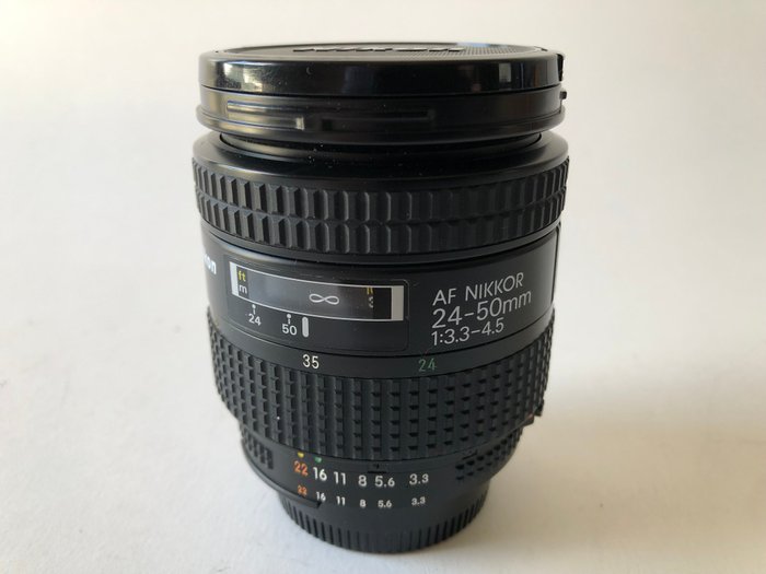 Nikon AF NIKKOR 24-50mm 1:3,3-4,5 Obiektyw zmiennoogniskowy