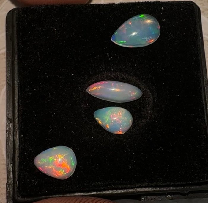 Colorful Welo opals Cabochon - Height: 11 mm - Width: 4 mm- 0.45 g - (4)