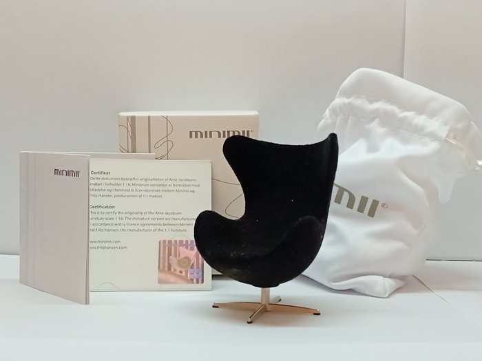 Minimii - Arne Jacobsen Miniature - Lounge stoel - Miniatuur Egg Lounge Chair - polyurethaan en roestvrij staal