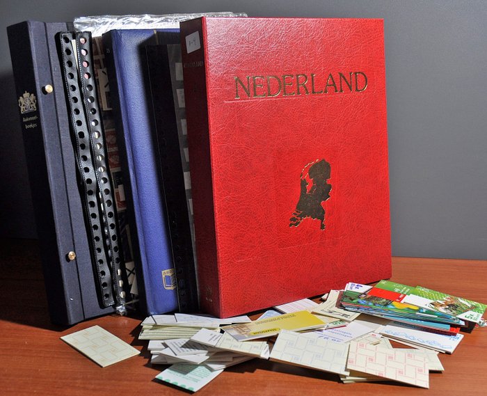 Holanda  - Lote de livretos de selos e combinações em vários álbuns, stock books e páginas de álbuns