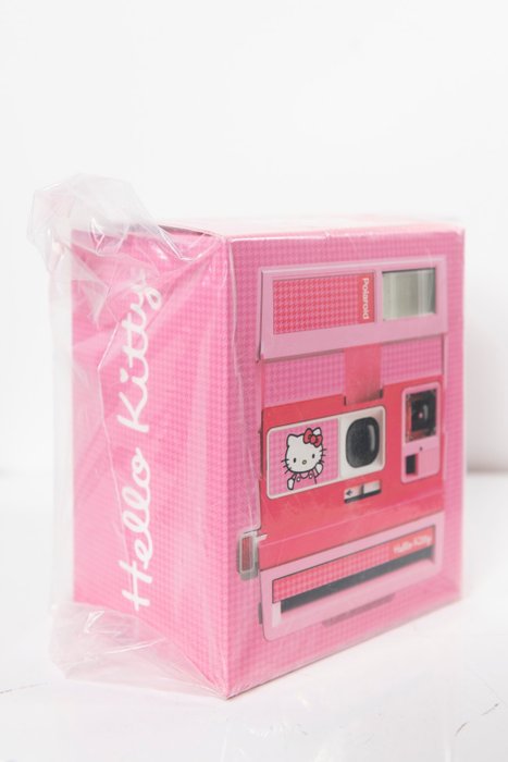 Polaroid 600 Hello Kitty perfectly pink Instant fényképezőgép