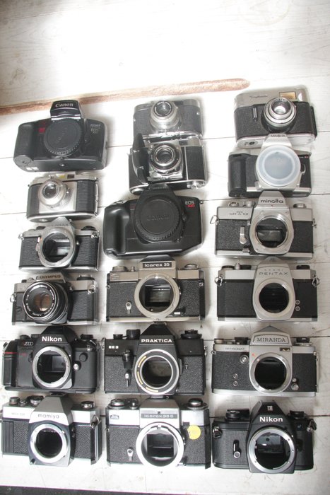 Canon, Mamiya, Nikon, Olympus, Pentax, Voigtländer, Zeiss Ikon 18 analoge cameras (**FOR PARTS**) Cameră analogică