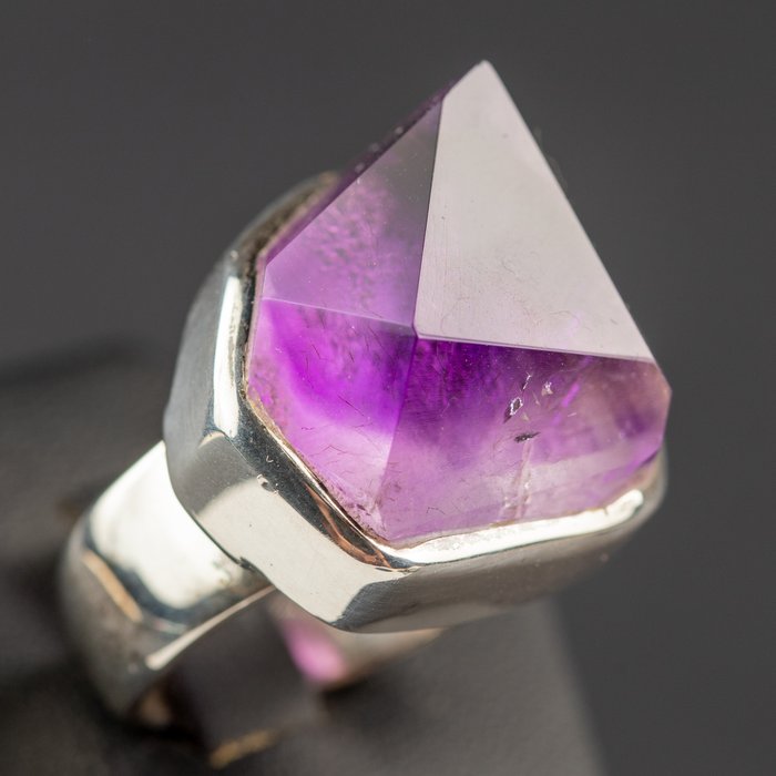 Modern design ring Bolivia ametist kristall spets - Höjd: 32.5 mm - Bredd: 22.5 mm- 16 g
