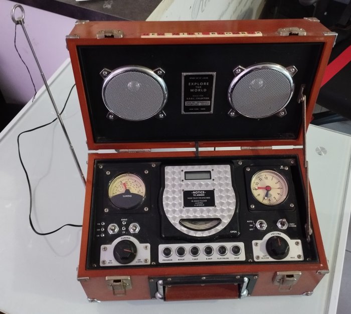 Spirit of St. Louis - New Midi Boombox - Portable CD Player / 收音機