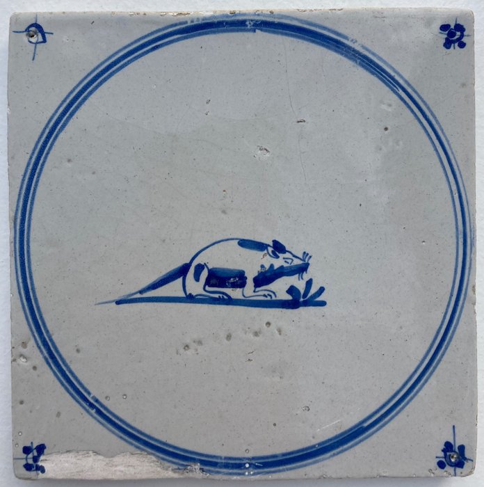瓷磚 - 代爾夫特藍色瓷磚（毛衣），上面有一個大老鼠（免費出價） - 1700-1750 