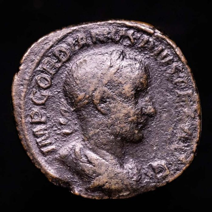 Römisches Reich. Gordian III (238-244 n.u.Z.). Sestertius Rome, AD 241-243. P M TR P V COS II P P, Apollo seated,, holding laurel branch; in exergue S C  (Ohne Mindestpreis)