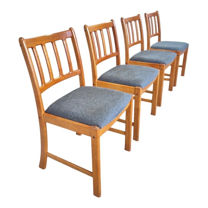 Chair - Teak, Textiles