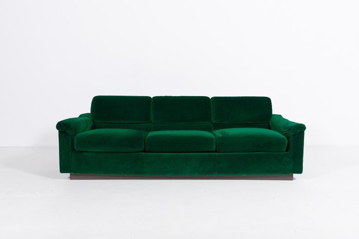 Sofa - Zabytkowa trzyosobowa sofa wyprodukowana we Włoszech, lata 70-te