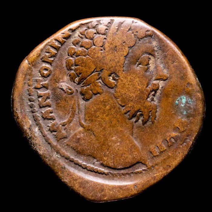 Império Romano. Marcus Aurelius (AD 161-180). Sestertius Rome mint 174-175. IMP VI COS III, Jupiter seated left, holding Victory and sceptre in ex. S C.  (Sem preço de reserva)