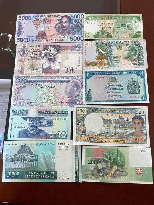 世界. - 10 banknotes - various dates  (沒有保留價)